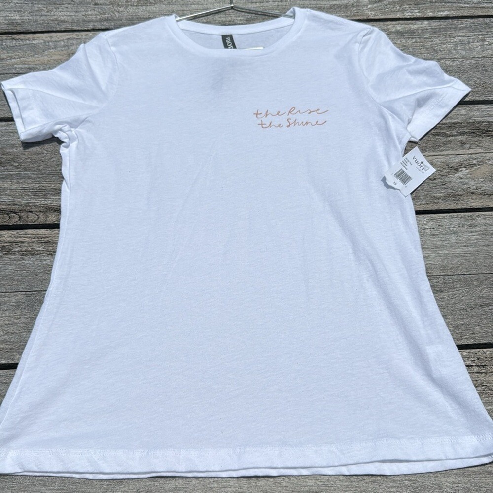 Vuori Script Tee "The Rise The Shine" White Size XS NWT 🤍✨